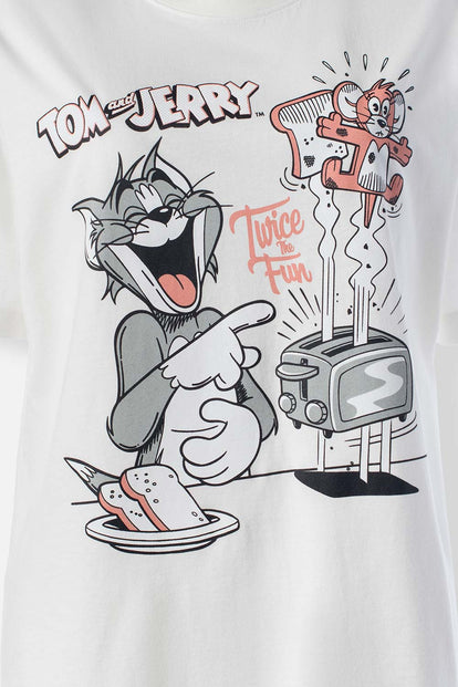  POLERA DE TOM Y JERRY REGULAR FIT PARA MUJER