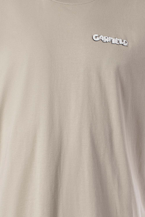 Card slide image -  POLERA  DE GARFIELD REGULAR FIT VERDE ACEITUNA PARA HOMBRE