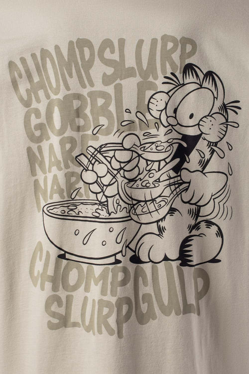 Card slide image -  POLERA  DE GARFIELD REGULAR FIT VERDE ACEITUNA PARA HOMBRE