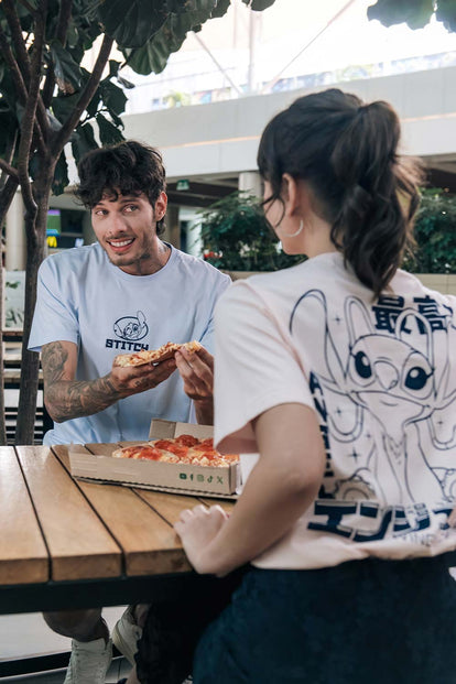  POLERA DE LILO Y STITCH REGULAR FIT PARA HOMBRE