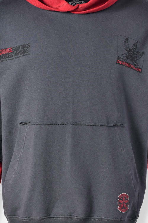 Card slide image -  POLERON DE STRANGER THINGS CON CAPUCHA PARA HOMBRE