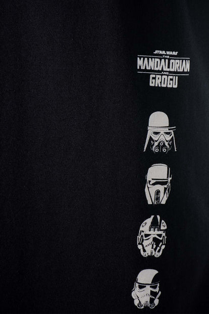  POLERA DE MANDALORIAN REGULAR FIT PARA HOMBRE