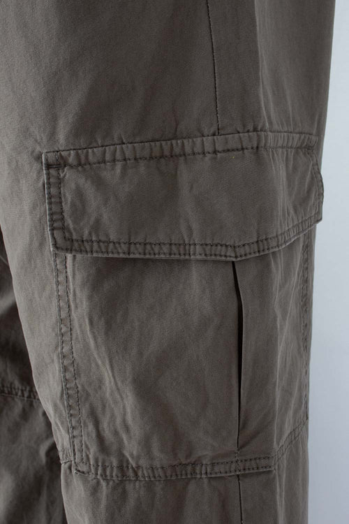 Card slide image -  JOGGER DE MOVIES VERDE MILITAR TIPO CARGO PARA HOMBRE