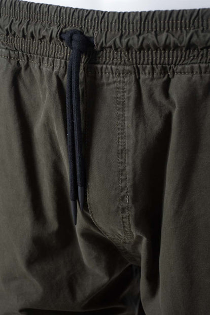  JOGGER DE MOVIES CON BOLSILLOS VERDE MILITAR PARA HOMBRE